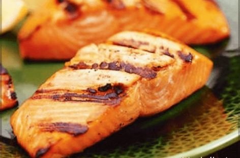 Come cucinare il salmone alla griglia in 4 semplici mosse