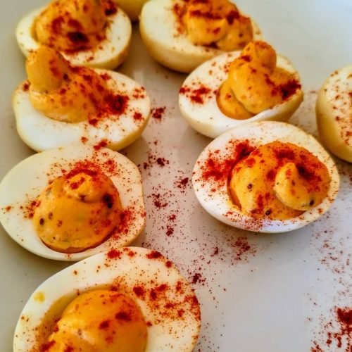 uova alla diavola affumicate - smoked deviled eggs