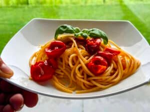 pasta con pomodorini arrostiti