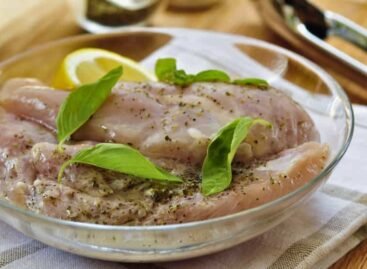 Marinare il pollo alla griglia: guida per la marinatura perfetta